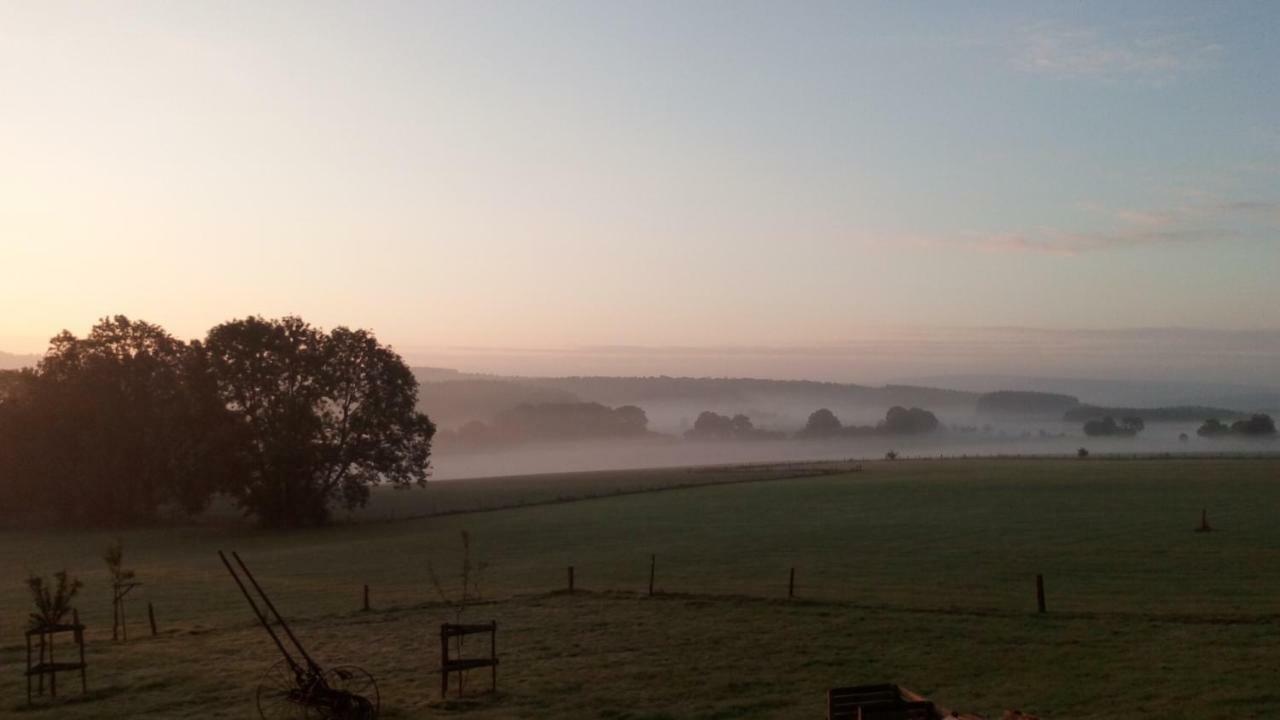 La Croisee Des Champs, Gite Entre Durbuy Et La Roche En Ardenne Erezee Exterior foto
