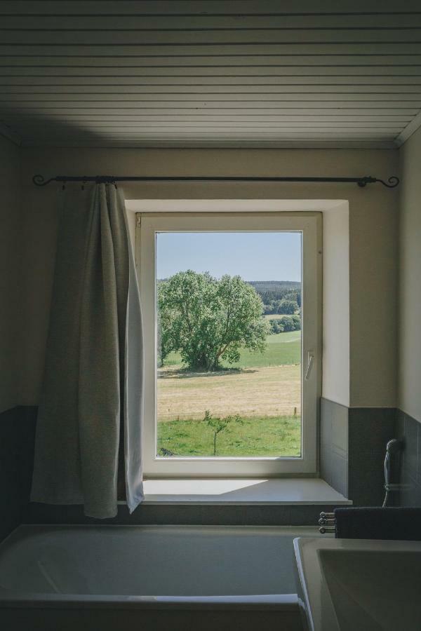La Croisee Des Champs, Gite Entre Durbuy Et La Roche En Ardenne Erezee Exterior foto